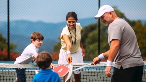 RUDAL PICKLEBALL - Niềm tự hào khi mang đến bộ môn thể thao kết nối thành viên cho các gia đình.