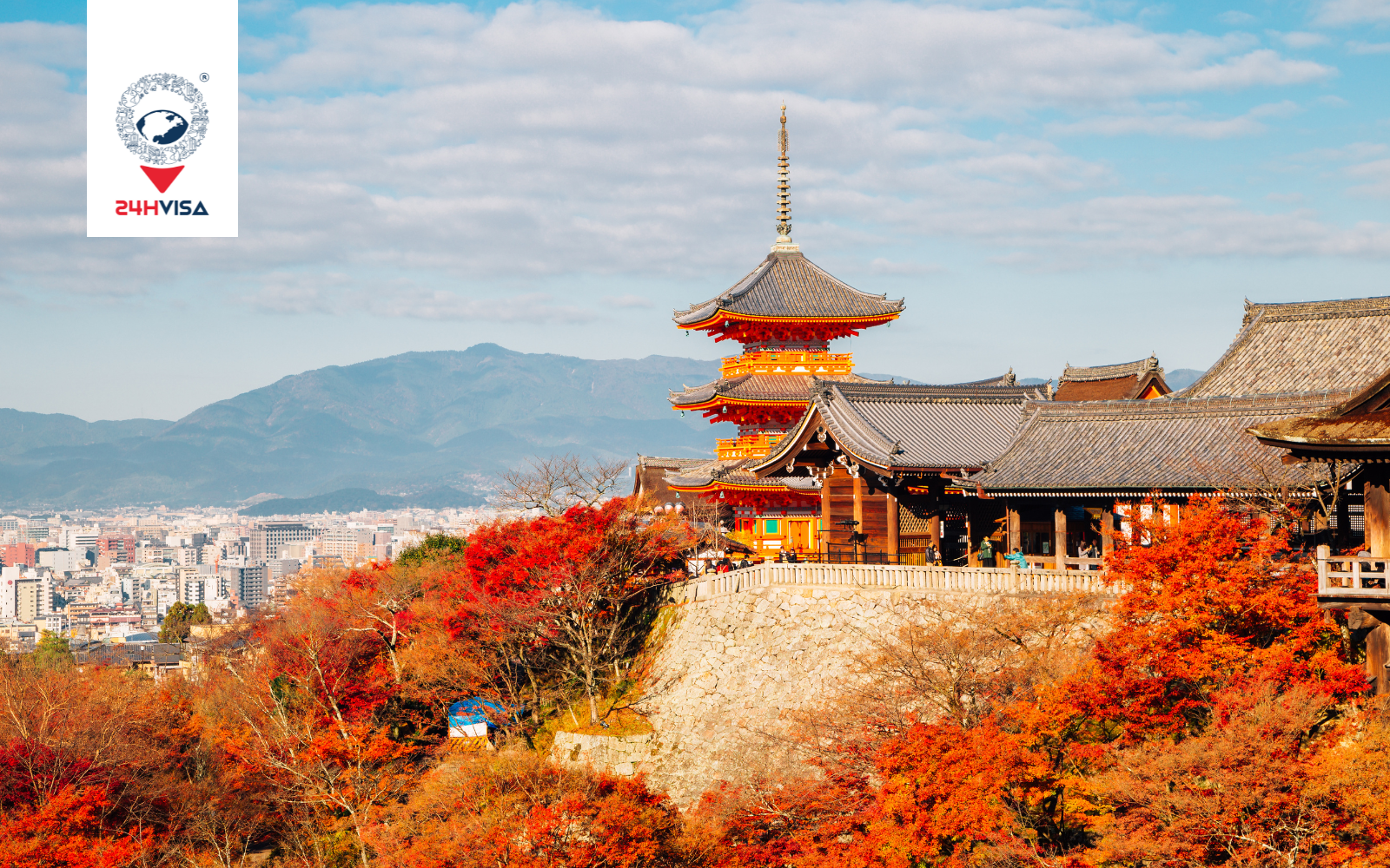 Du lịch Nhật Bản mùa thu trải nghiệm đi thuyền trên sông Hozu Kyoto