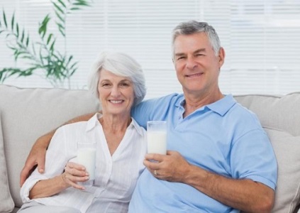 Sữa bột dành cho người cao tuổi: Tại sao nên sử dụng?