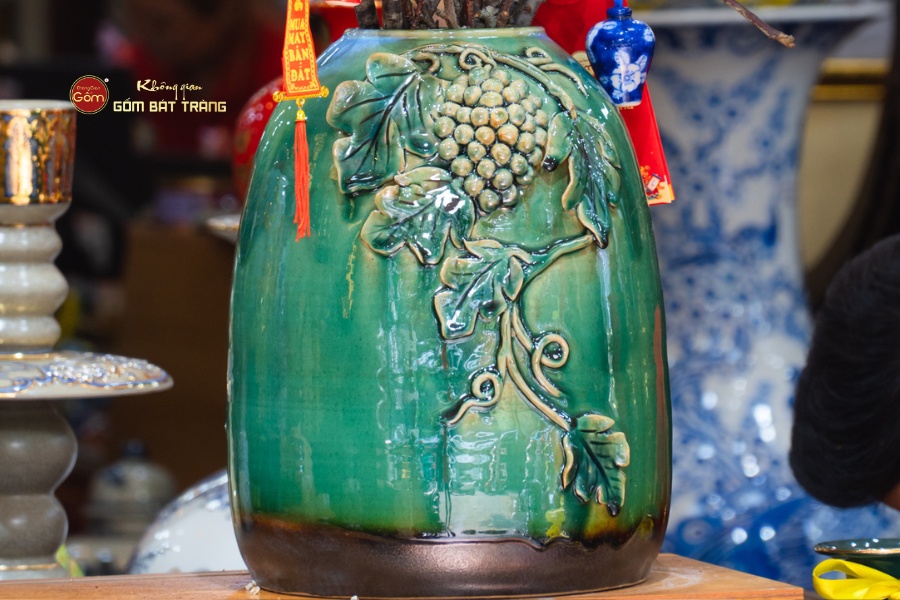 Bình Hoa Dáng Chuông Đắp Nho
