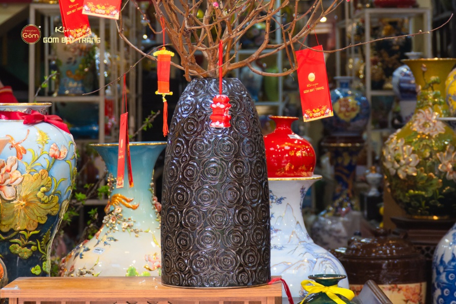 Bình Hoa Dáng Chuông Khắc Hoa Hồng