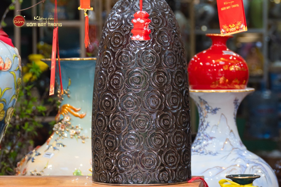 Bình Hoa Dáng Chuông Khắc Hoa Hồng
