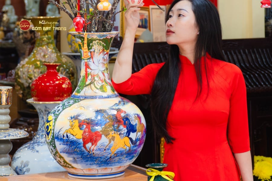Bình Hoa Dáng Tỏi Mã Đáo Thành Công Vẽ Vàng