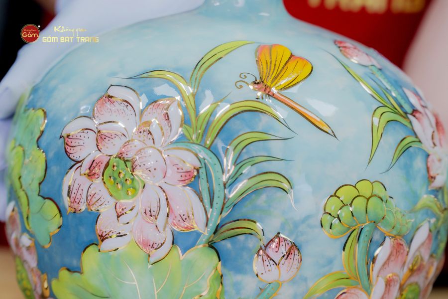 Bình Hút Lộc Miệng Lượn Hoa Sen Vẽ Vàng