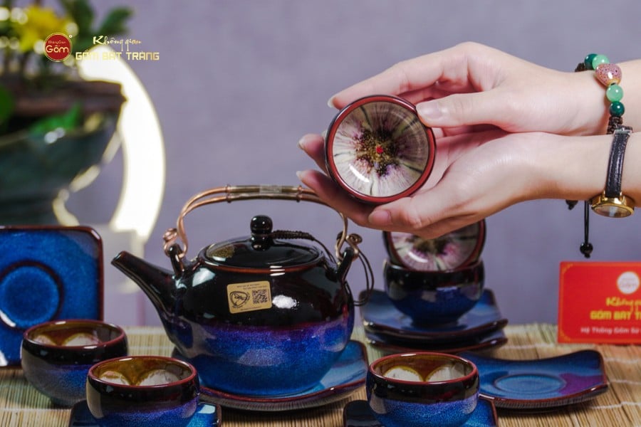 Bộ Ấm Chén Bưởi Xanh Men Hỏa Biến Lòng Hoa