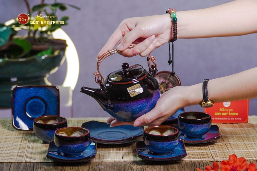 Bộ Ấm Chén Bưởi Xanh Men Hỏa Biến Lòng Hoa