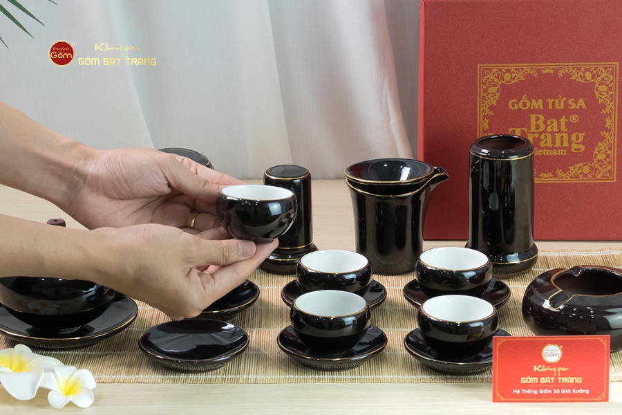 Bộ Ấm Chén Búp Sen Nâu Kẻ Vàng