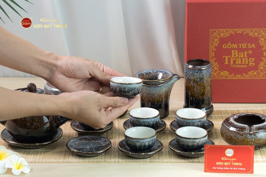 Bộ Ấm Chén Cẩm Thạch Kẻ Vàng