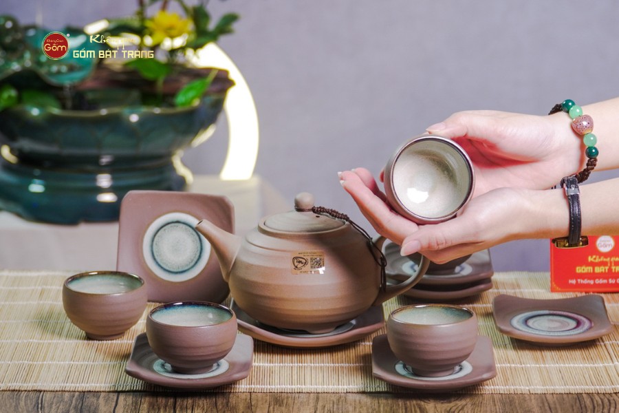 Bộ Ấm Chén Gốm Đất Men Hỏa Biến Quai Sứ