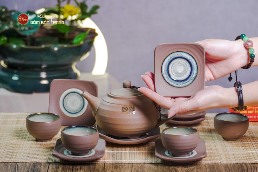 Bộ Ấm Chén Gốm Đất Men Hỏa Biến Quai Sứ