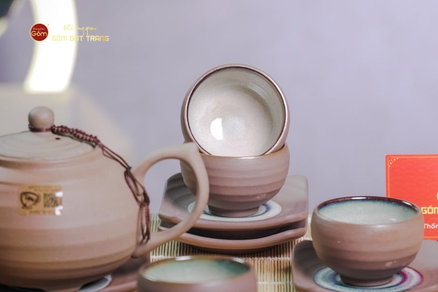 Bộ Ấm Chén Gốm Đất Men Hỏa Biến Quai Sứ