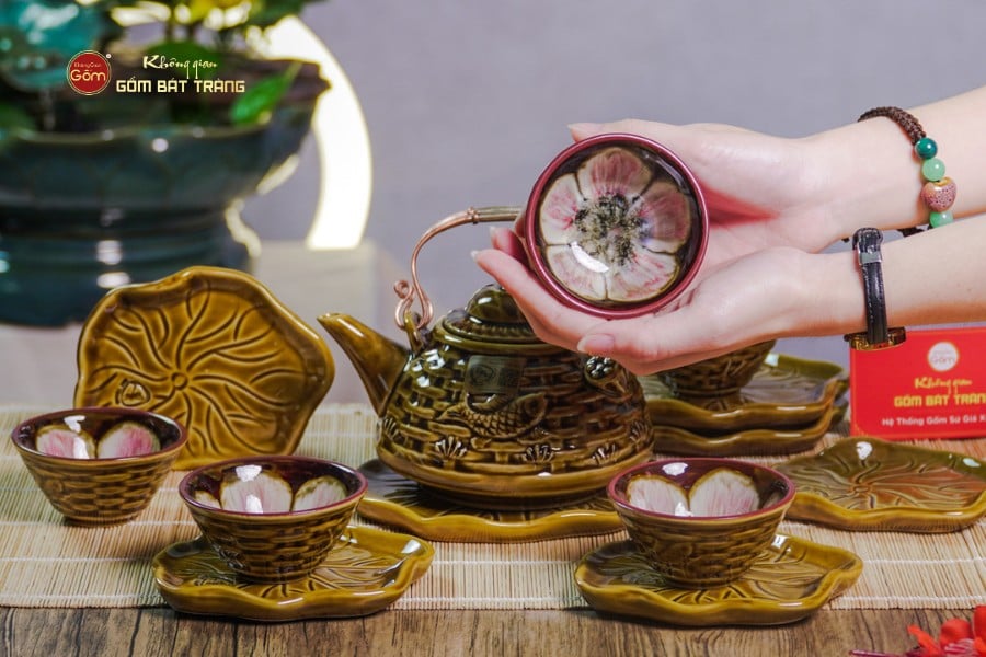 Bộ Ấm Chén Hỏa Biến Nâu Vàng Sen Cá