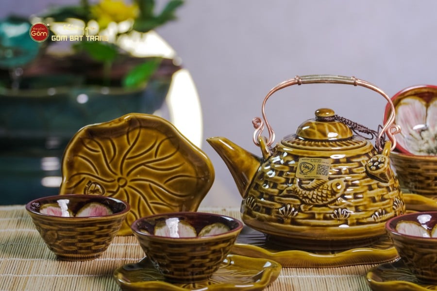 Bộ Ấm Chén Hỏa Biến Nâu Vàng Sen Cá
