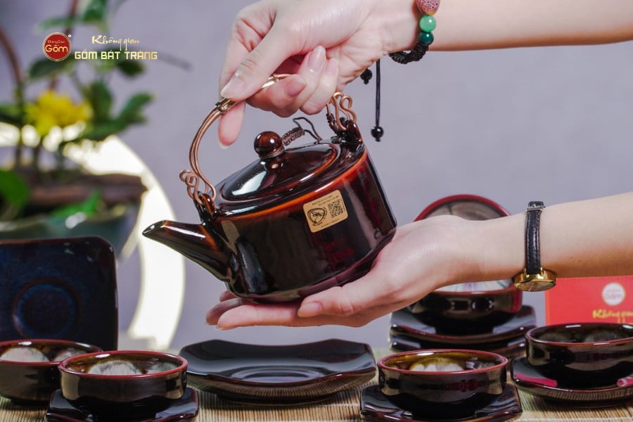 Bộ Ấm Chén Men Hỏa Biến Nâu Đen Ba Chân