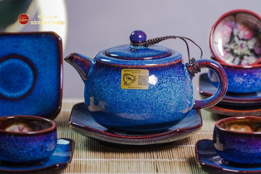 Bộ Ấm Chén Men Xanh Hỏa Biến Quai Sứ