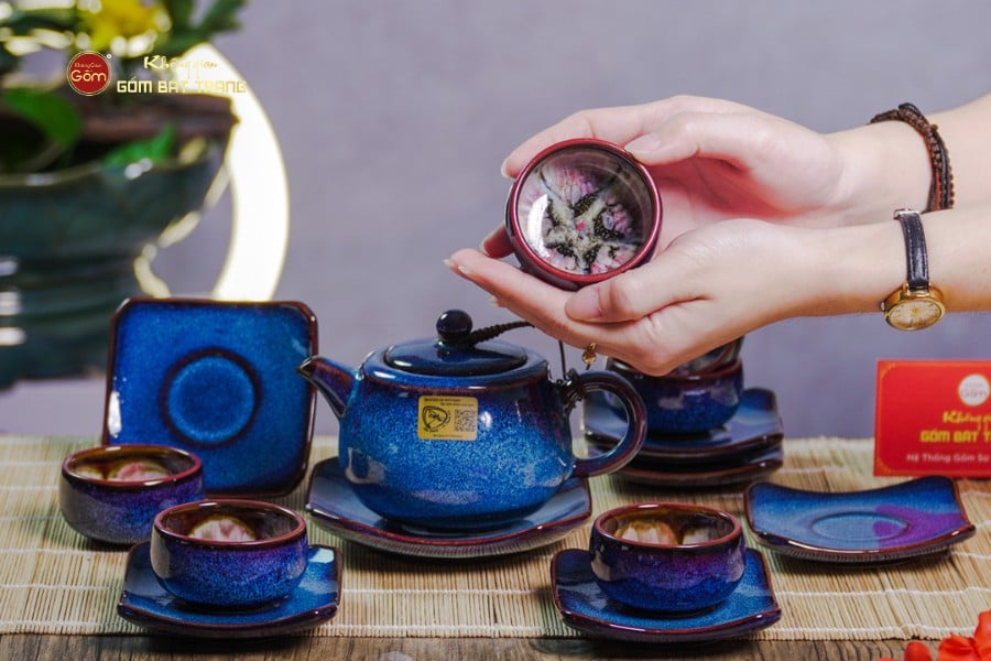Bộ Ấm Chén Men Xanh Hỏa Biến Quai Sứ