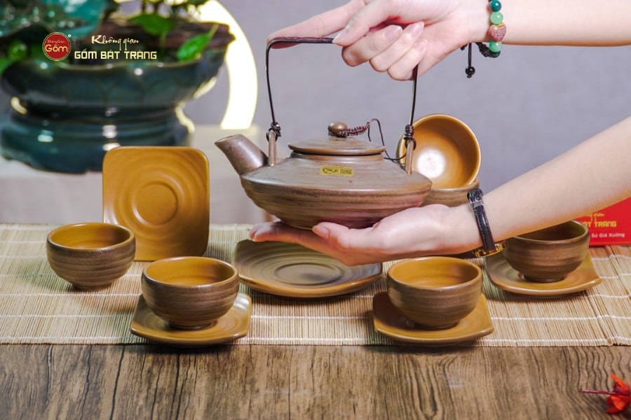 Bộ Ấm Chén Rêu Đá Dáng Đĩa Bay