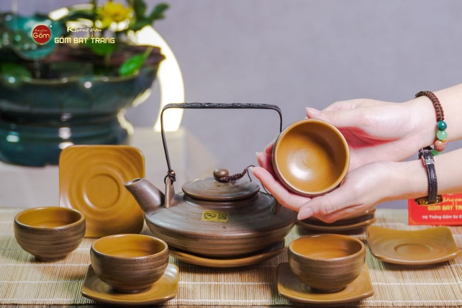 Bộ Ấm Chén Rêu Đá Dáng Đĩa Bay