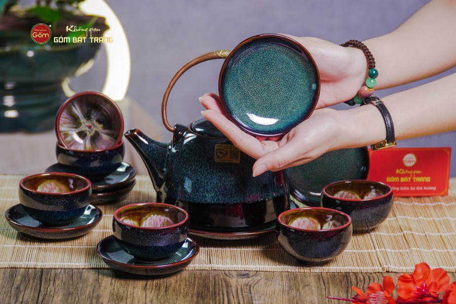 Bộ Ấm Chén Siêu Men Hỏa Biến Rêu Lòng Hoa