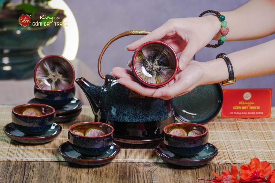 Bộ Ấm Chén Siêu Men Hỏa Biến Rêu Lòng Hoa