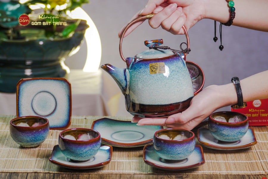 Bộ Ấm Chén Siêu Men Hỏa Biến Trắng Xanh Lòng Hoa