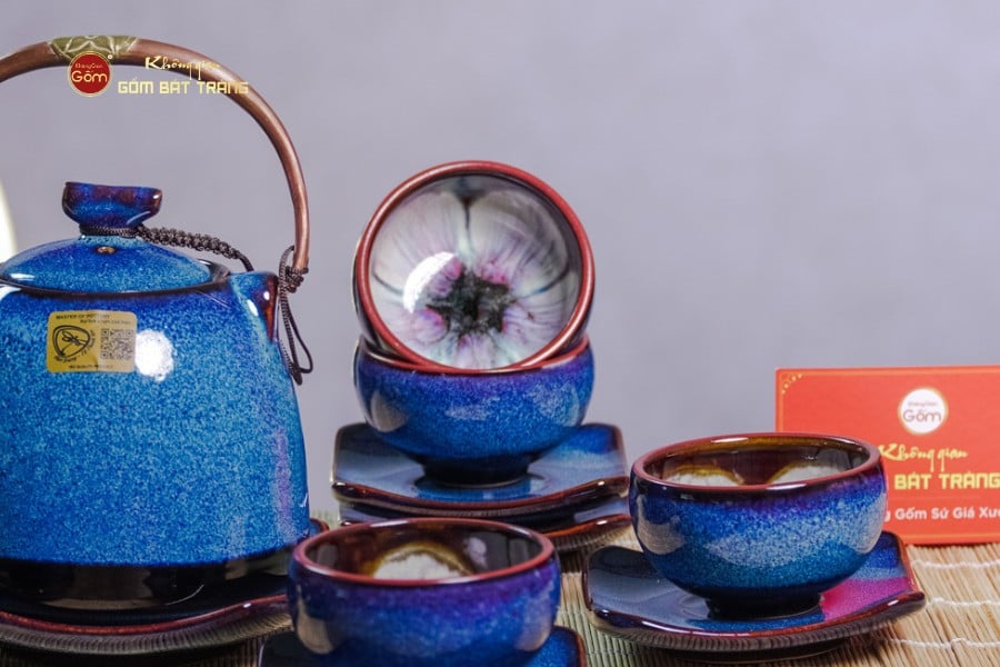 Bộ Ấm Chén Siêu Men Hỏa Biến Xanh Đen Lòng Hoa