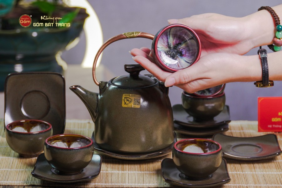 Bộ Ấm Chén Siêu Men Hỏa Biến Xanh Ngọc Lòng Hoa