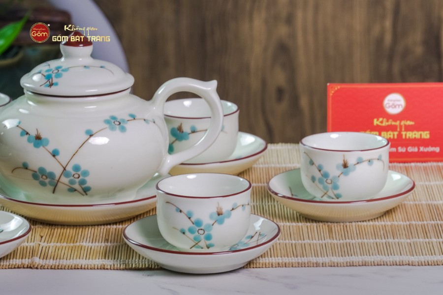 Bộ Ấm Chén Thiên Nga Men Kem Đào Xanh