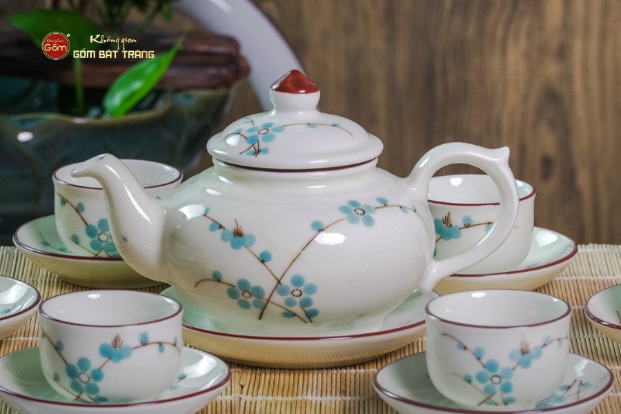 Bộ Ấm Chén Thiên Nga Men Kem Đào Xanh