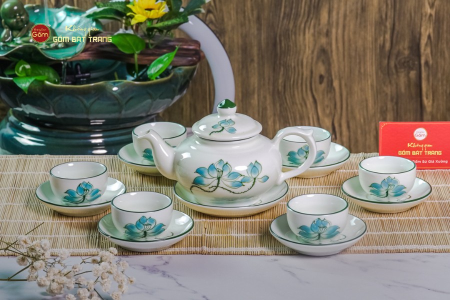 Bộ Ấm Chén Thiên Nga Men Kem Sen Xanh