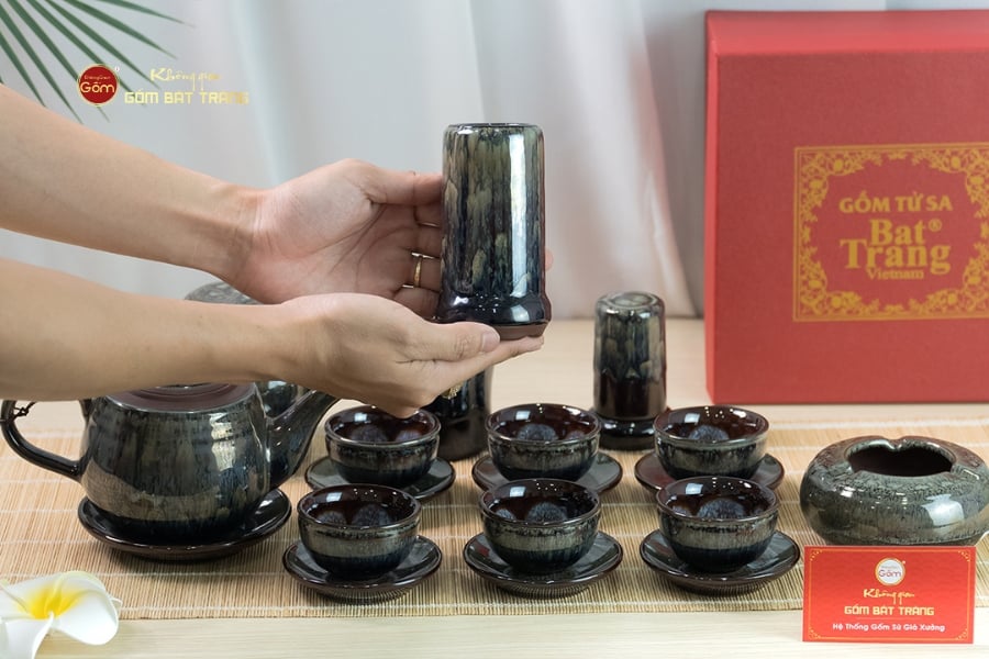 Bộ Ấm Chén Tròn Men Hỏa Biến Ngọc Thạch