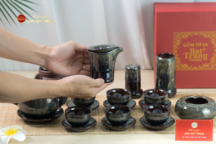 Bộ Ấm Chén Tròn Men Hỏa Biến Ngọc Thạch