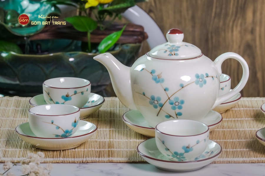 Bộ Ấm Chén Tròn Men Kem Vẽ Đào Xanh