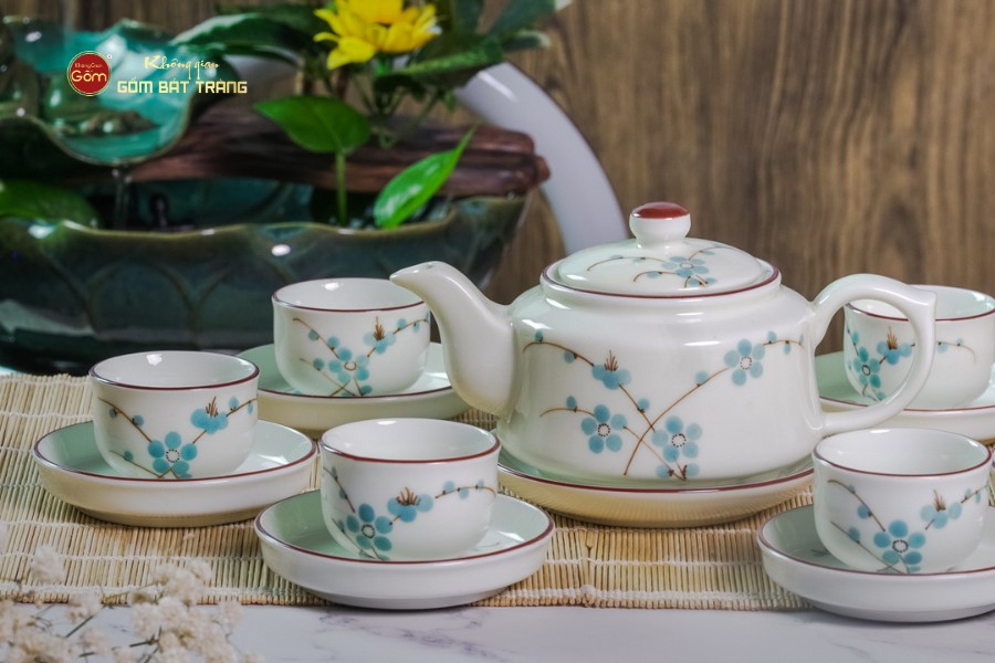 Bộ Ấm Chén Vai Vuông Men Kem Vẽ Đào Xanh