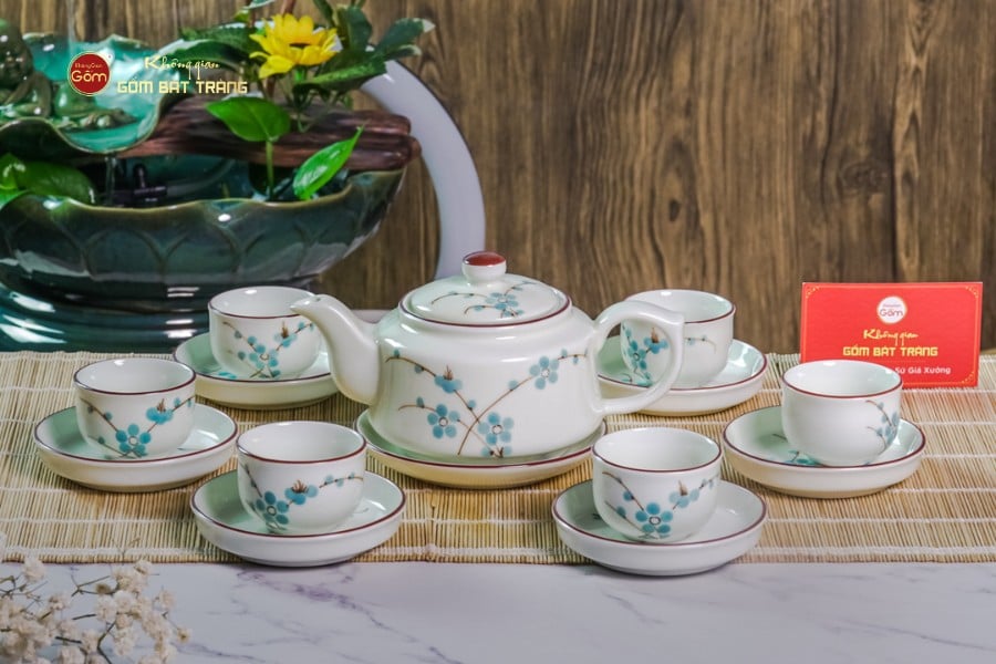 Bộ Ấm Chén Vai Vuông Men Kem Vẽ Đào Xanh