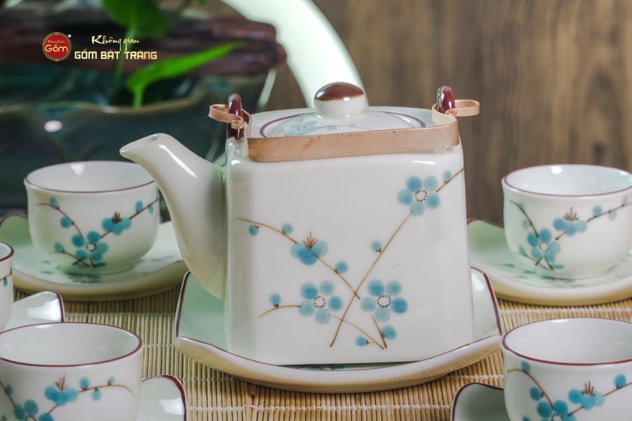 Bộ Ấm Chén Vuông Quai Đồng Vẽ Đào Xanh