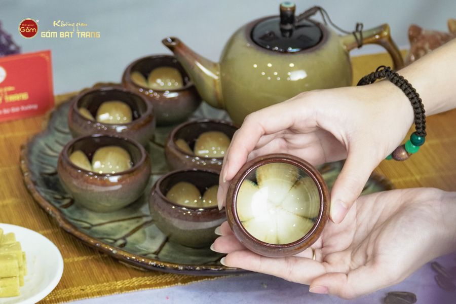 Bộ Ấm Trà Đèn Thần Men Hỏa Biến Khay Trầu
