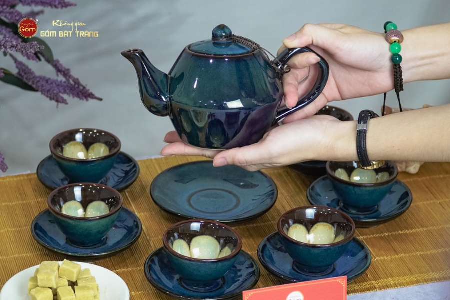 Bộ Ấm Trà Đĩa Xanh Hoa Men Hỏa Biến
