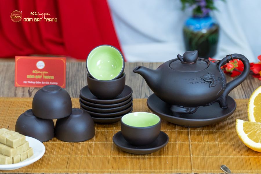 Bộ Ấm Trà Tử Sa Ba Chân Đắp Hoa