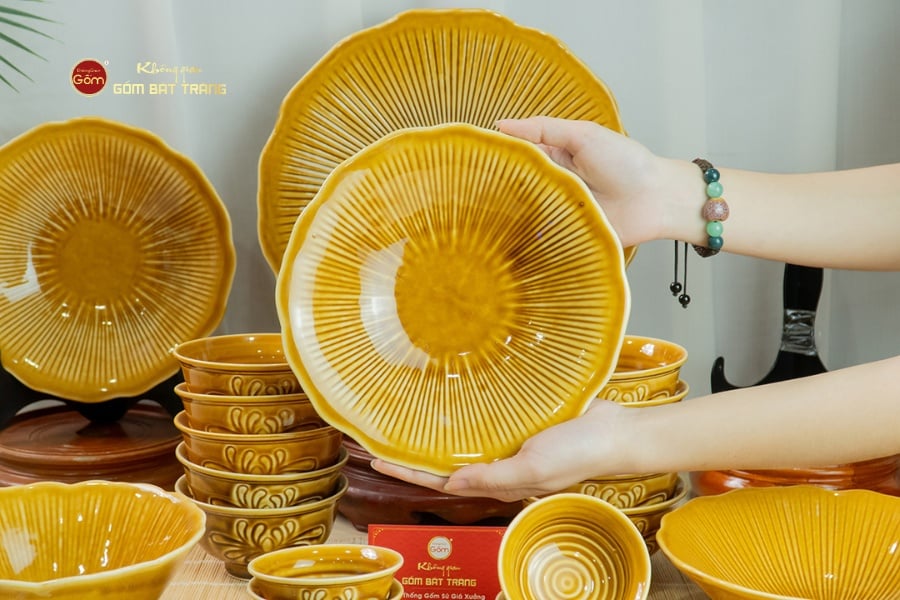 Bộ Bàn Ăn 6 Người (12 Món) Men Nâu Vân Sen