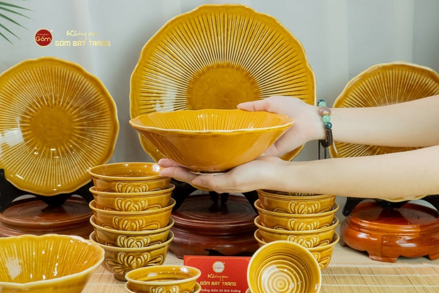 Bộ Bàn Ăn 6 Người (12 Món) Men Nâu Vân Sen