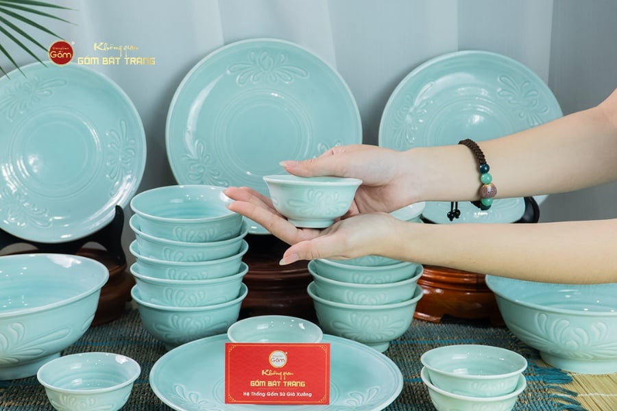 Bộ Bàn Ăn 10 Người (21 Món) Men Ngọc Vân Hoa Cúc