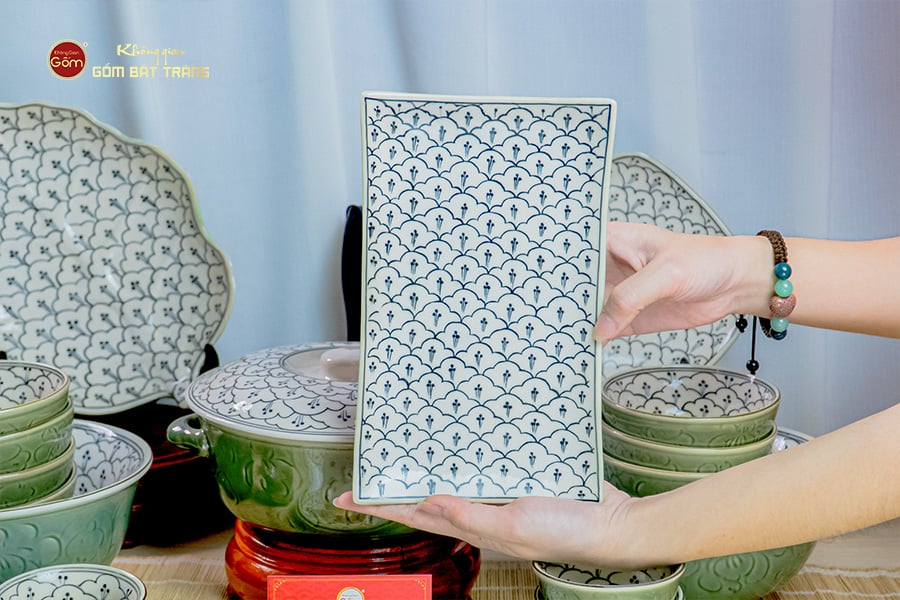 Bộ Bàn Ăn 10 Người (23 món) Men Xanh Ngọc Vẽ Bèo