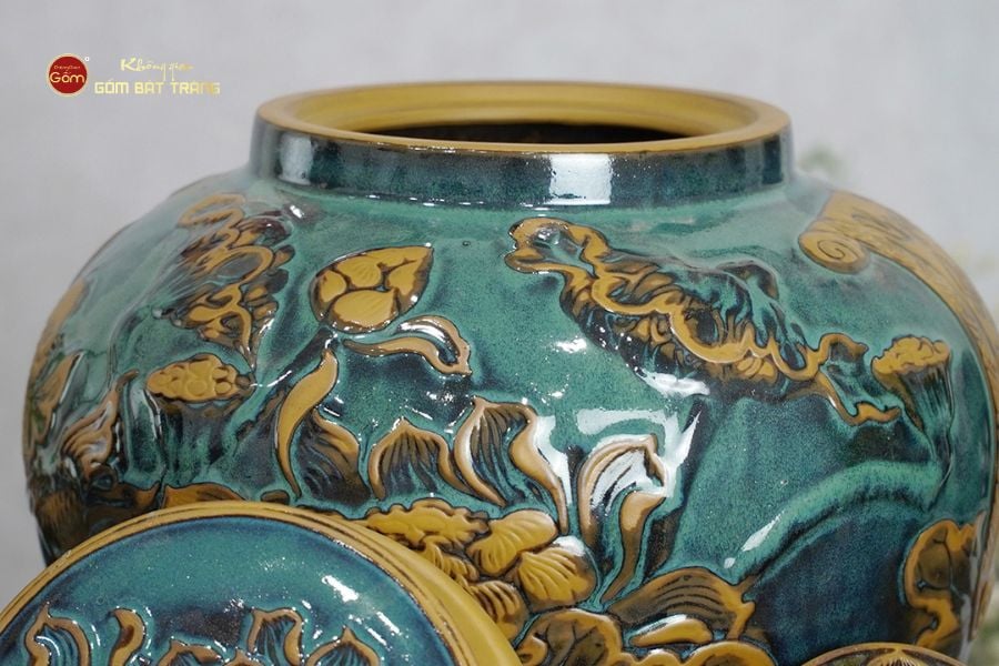 Chum Vàng Họa Tiết Hoa Sen