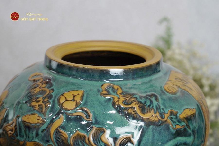 Chum Vàng Họa Tiết Hoa Sen