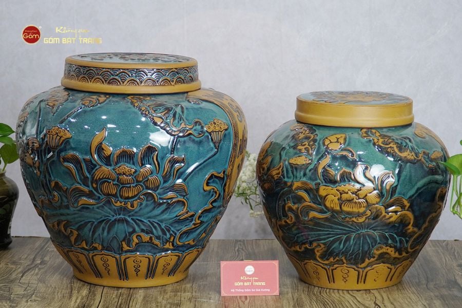 Chum Vàng Họa Tiết Hoa Sen