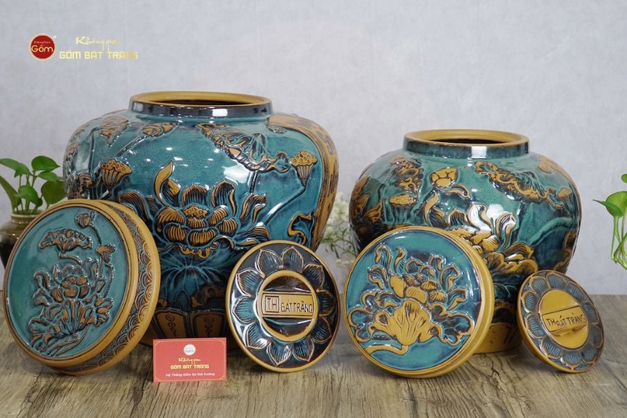 Chum Vàng Họa Tiết Hoa Sen