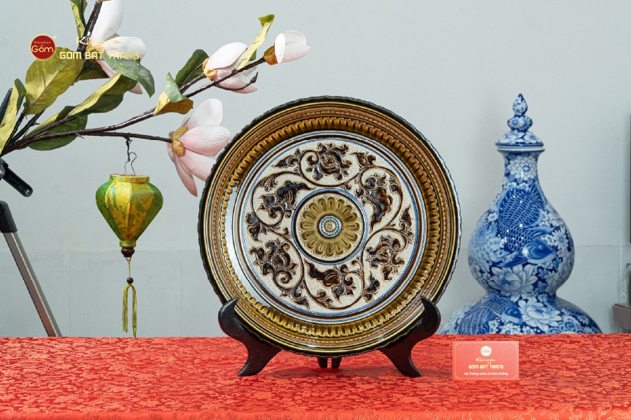Đĩa Trưng Bày Đắp Nổi Hoa Dây Leo