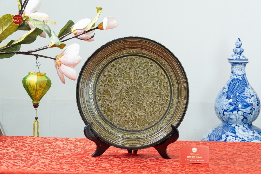 Đĩa Trưng Bày Đắp Nổi Hoa Dây