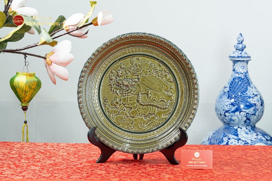 Đĩa Trưng Bày Đắp Nổi Kỳ Lân Chở Sách